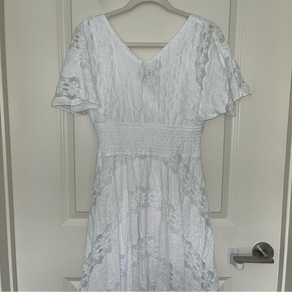 Rabbit Design White Short Sleeve High-Low Fit + Flare Lace Dress - Picture 6 of 6